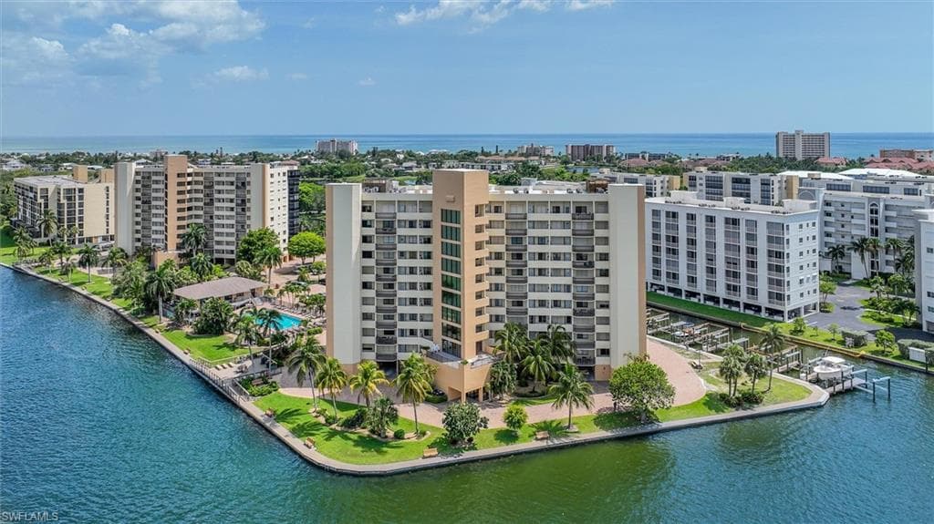 4265 Bay Beach LN 325 FORT MYERS BEACH, FL 33931