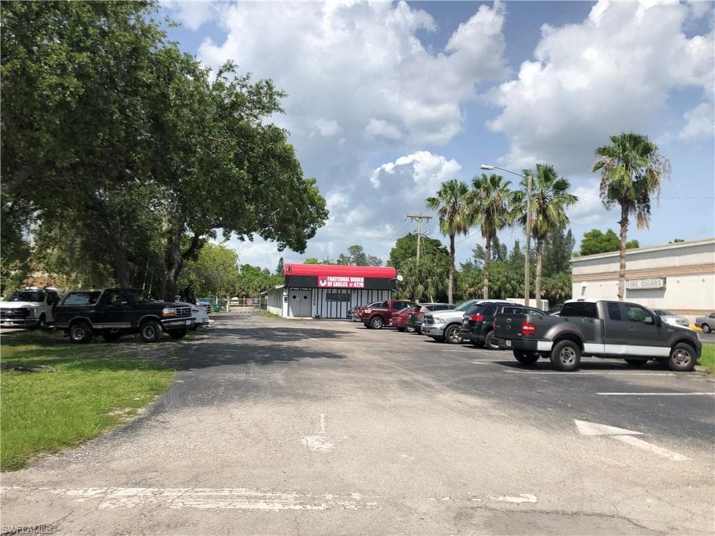 13290 N Cleveland AVE NORTH FORT MYERS, FL 33903