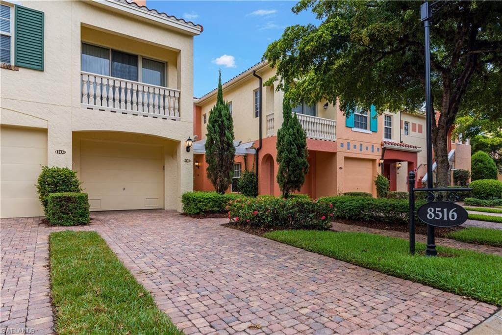 8516 Via Lungomare CIR 203 ESTERO, FL 33928