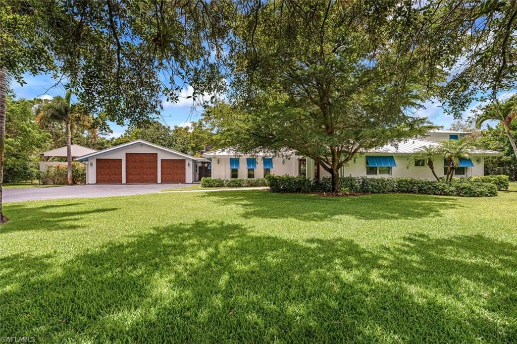 537 Gordonia RD NAPLES, FL 34108
