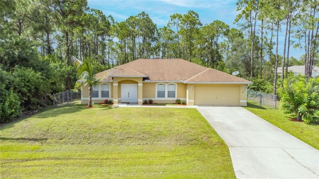 3214 37th ST W LEHIGH ACRES, FL 33971