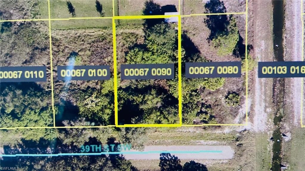2702 39th ST SW LEHIGH ACRES, FL 33976