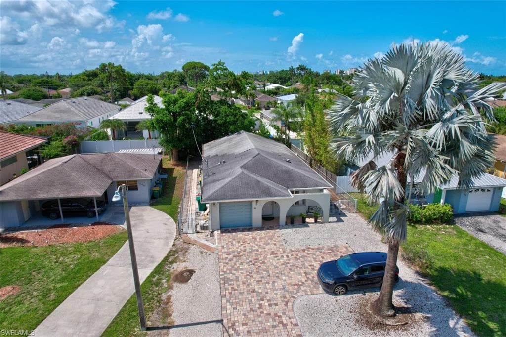 742 111th AVE N NAPLES, FL 34108