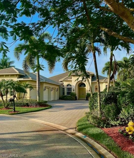 5812 Bromelia CT NAPLES, FL 34119