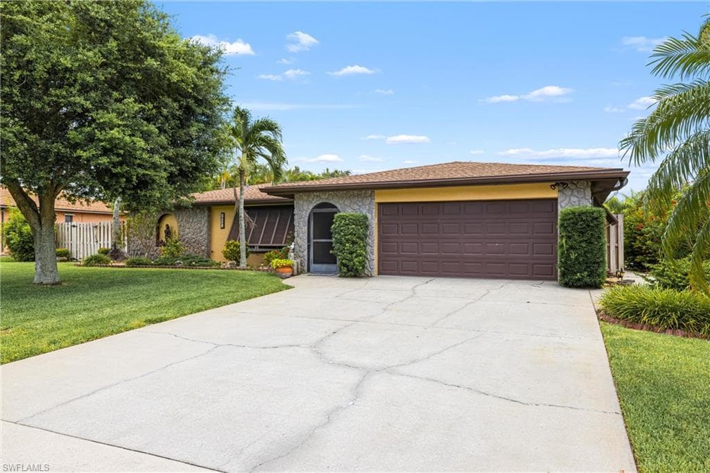 602 SE 23rd TER CAPE CORAL, FL 33990