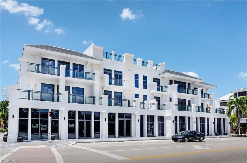 875 6th AVE S 204 NAPLES, FL 34102
