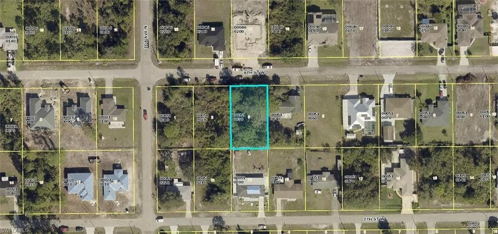 2817 8th ST W LEHIGH ACRES, FL 33971