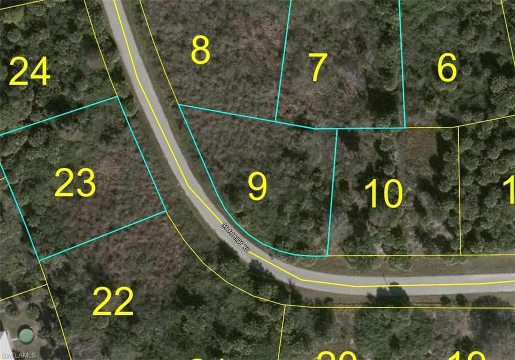8240 S Side RD MOORE HAVEN, FL 33471