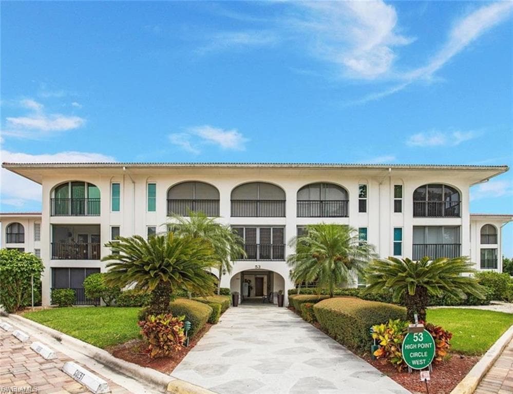 53 High Point CIR W 301 NAPLES, FL 34103
