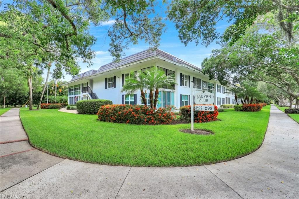 262 Banyan BLVD 262 NAPLES, FL 34102