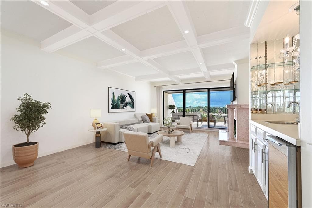 6360 Pelican Bay BLVD C-PH5 NAPLES, FL 34108