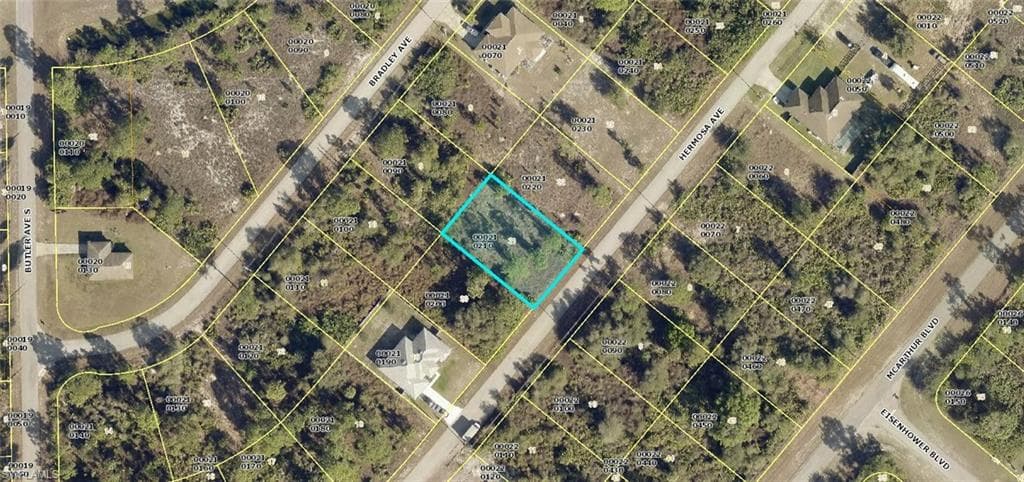 352 Hermosa AVE LEHIGH ACRES, FL 33974