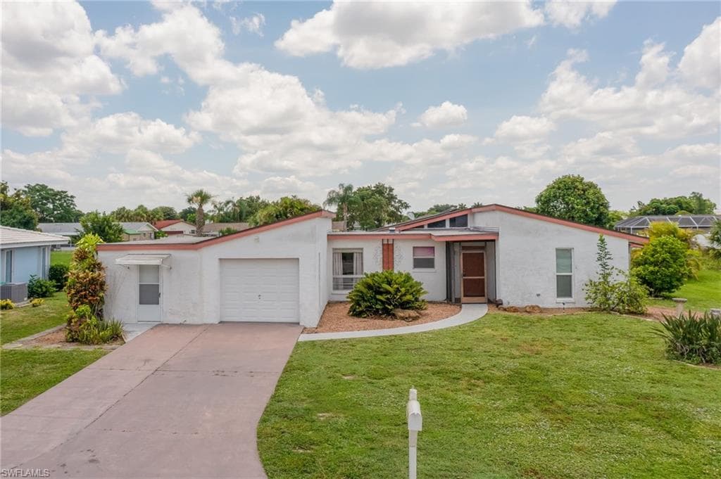 219 Lake DR LEHIGH ACRES, FL 33936