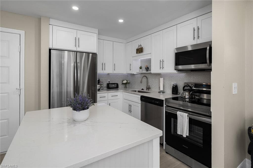 6498 Royal Woods DR 4 FORT MYERS, FL 33908