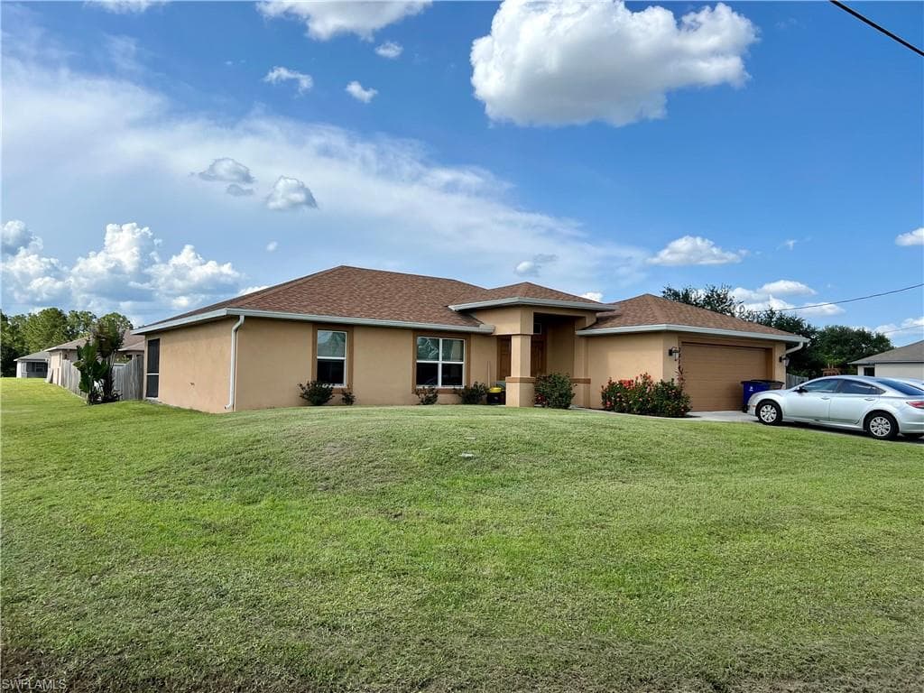 3814 12th ST W LEHIGH ACRES, FL 33971