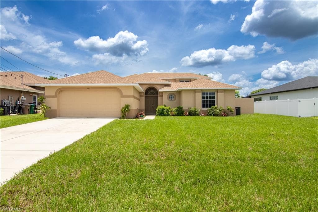 205 SE 4th PL CAPE CORAL, FL 33990