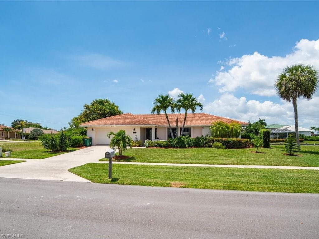 940 Plum CT MARCO ISLAND, FL 34145