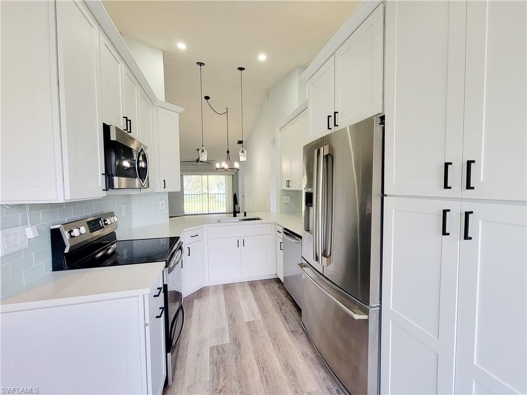 137 Wading Bird CIR F-203 NAPLES, FL 34110