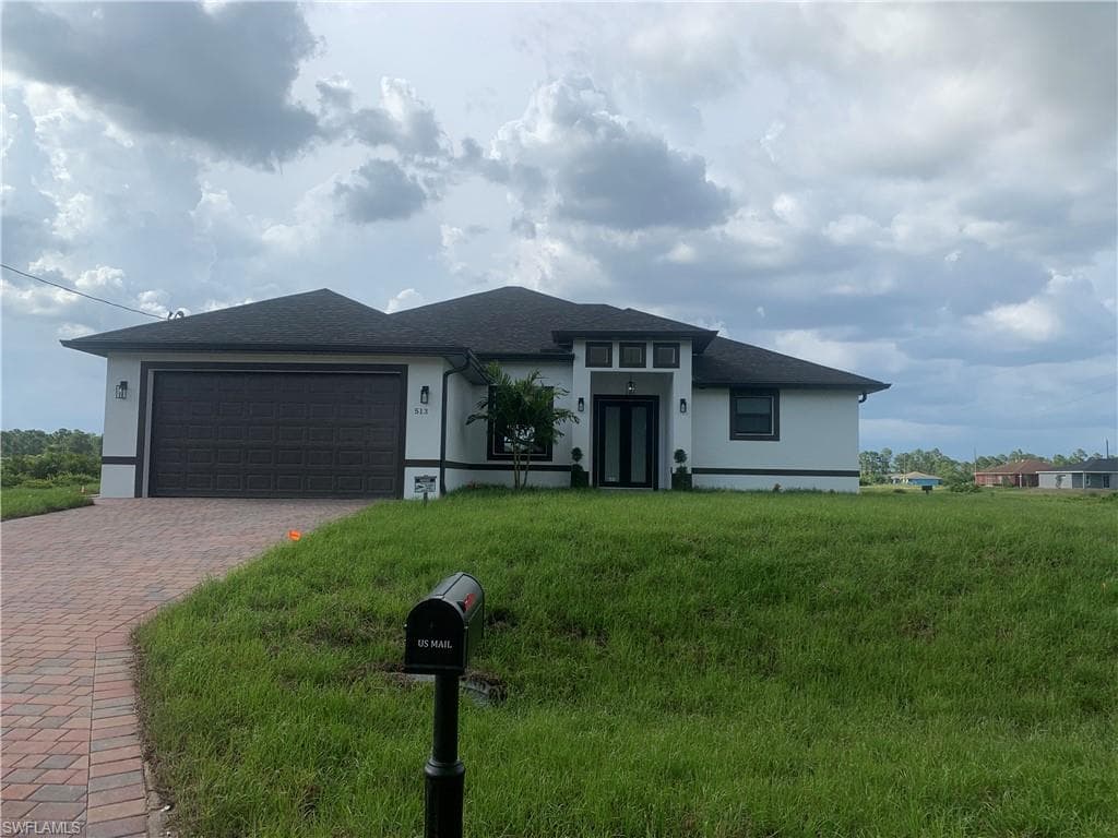 513 Raintree CT E LEHIGH ACRES, FL 33974