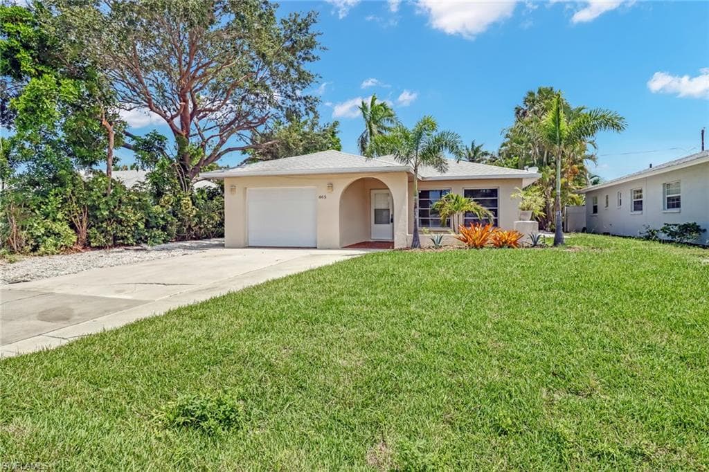 665 97th AVE N NAPLES, FL 34108