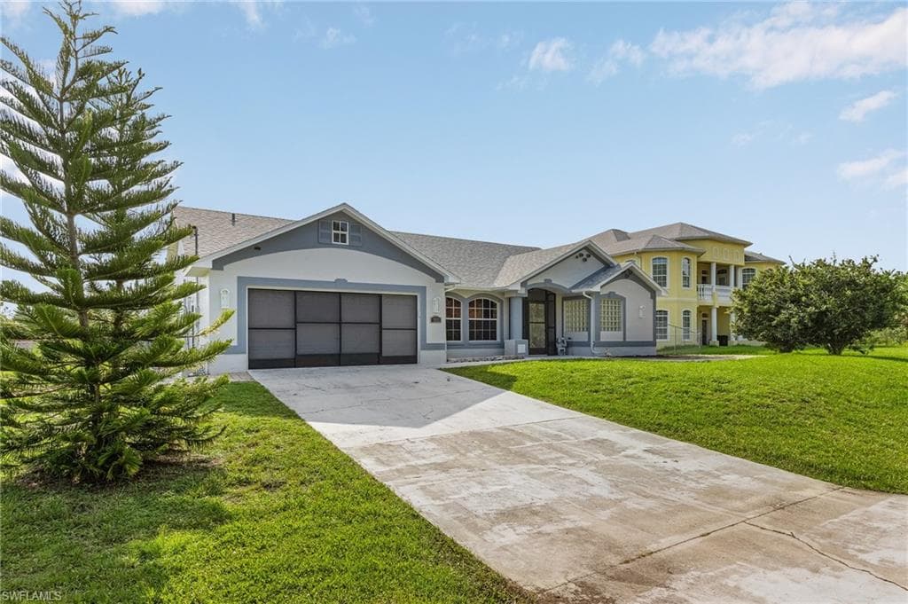 911 Wagner AVE LEHIGH ACRES, FL 33972