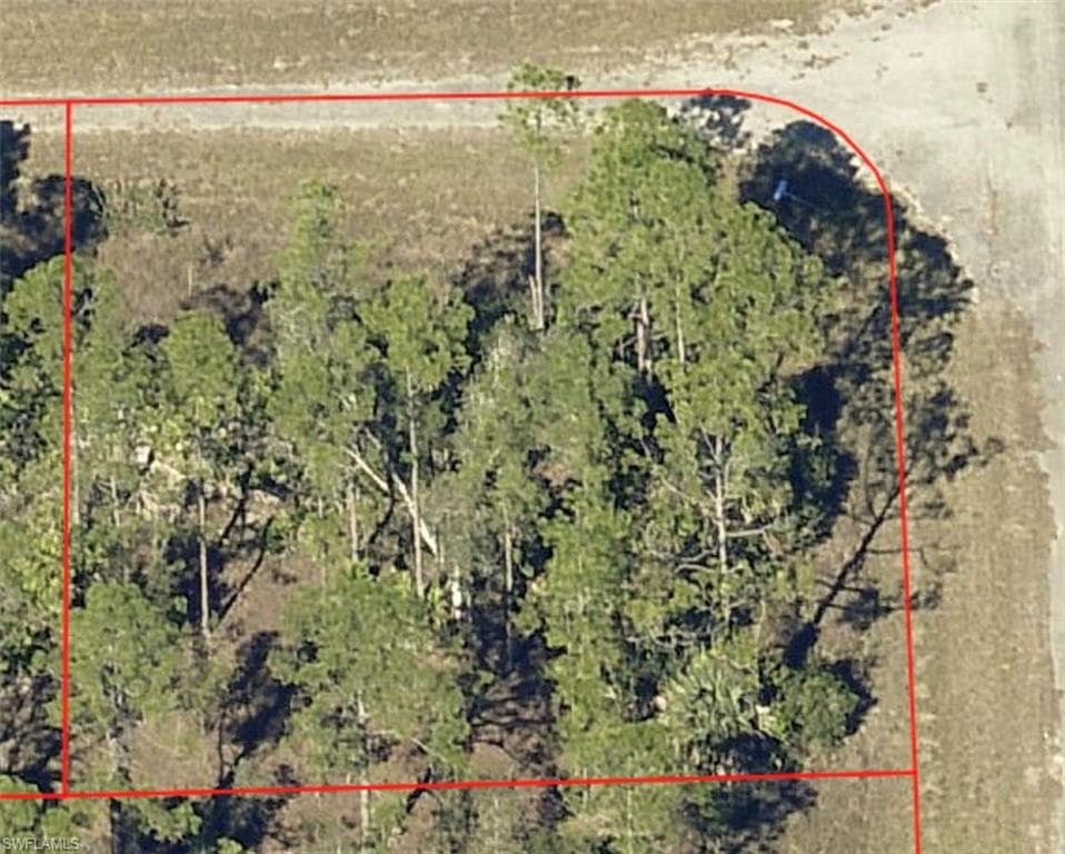 301 Nagle CT LEHIGH ACRES, FL 33972