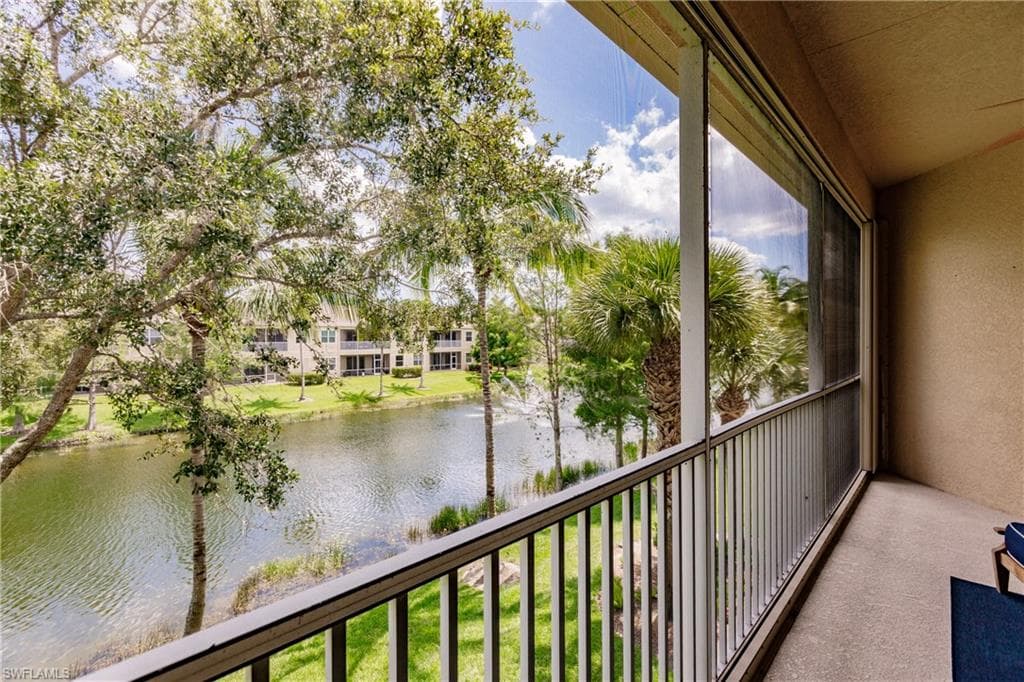 6021 Jonathans Bay CIR 302 FORT MYERS, FL 33908