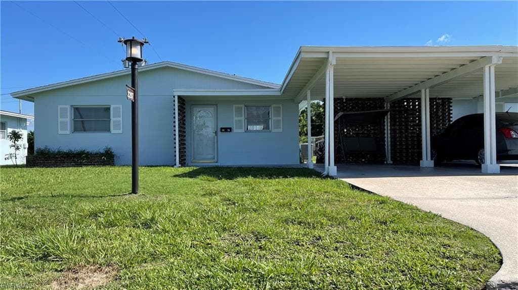 2207 Croton CT LEHIGH ACRES, FL 33936