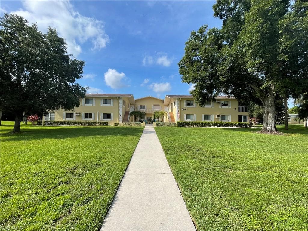 8101 Country RD 101 FORT MYERS, FL 33919