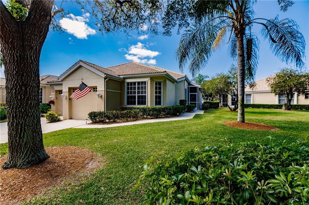 8781 Bay CIR FORT MYERS, FL 33908