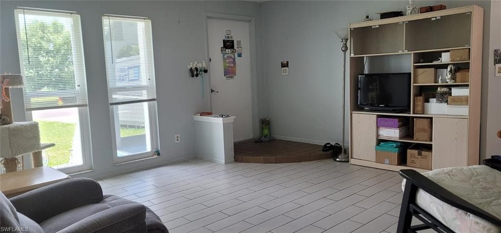 1424 SE 15th ST CAPE CORAL, FL 33990