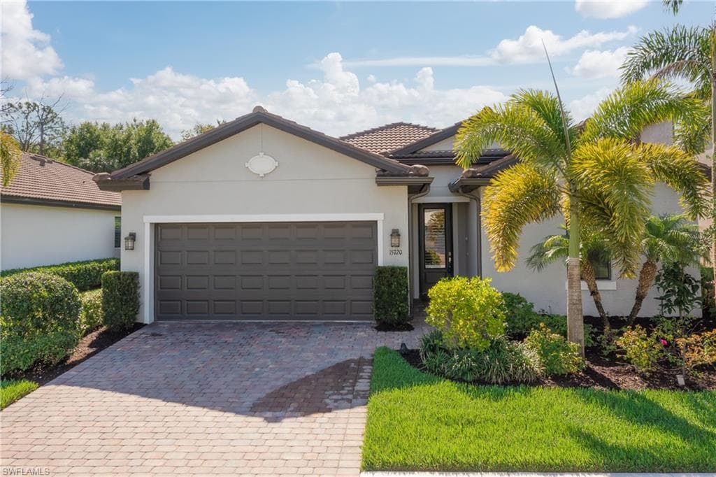 15720 Angelica DR ALVA, FL 33920