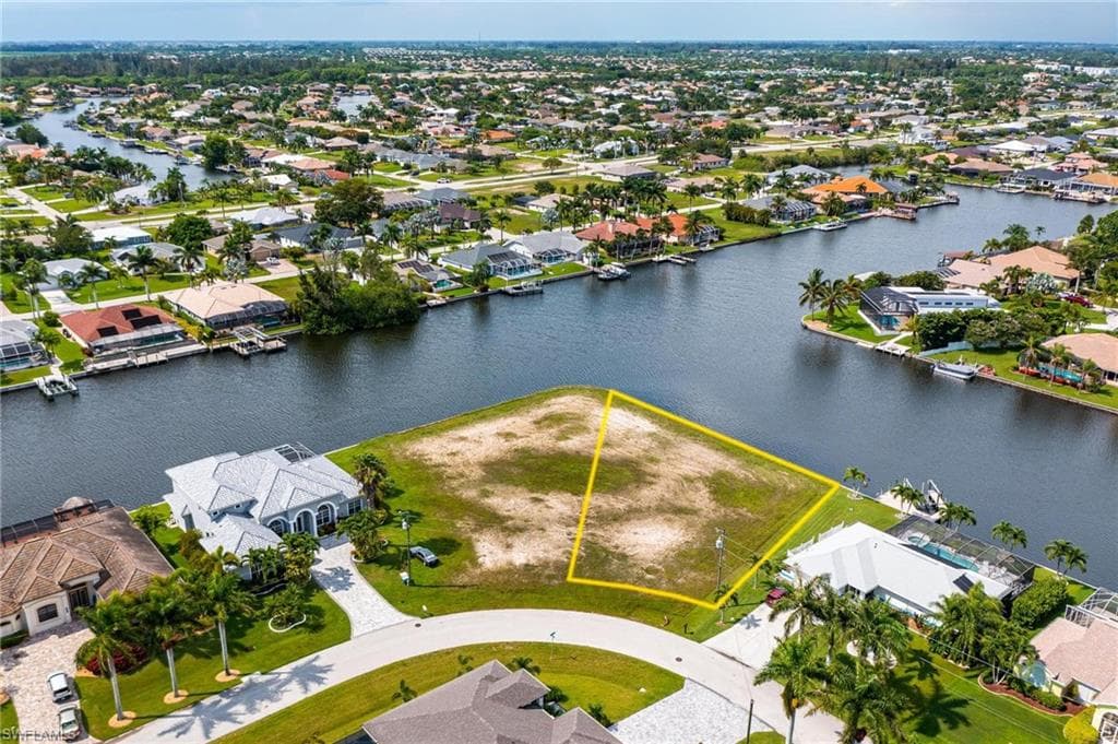 3021 SW 27th PL CAPE CORAL, FL 33914