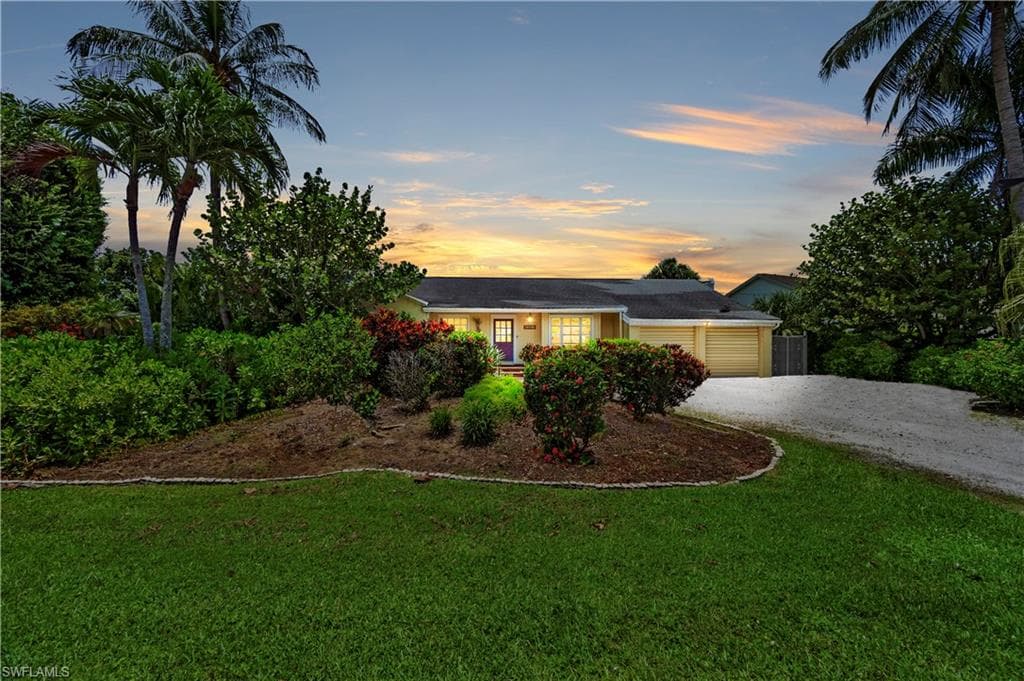 1064 N Town And River DR FORT MYERS, FL 33919