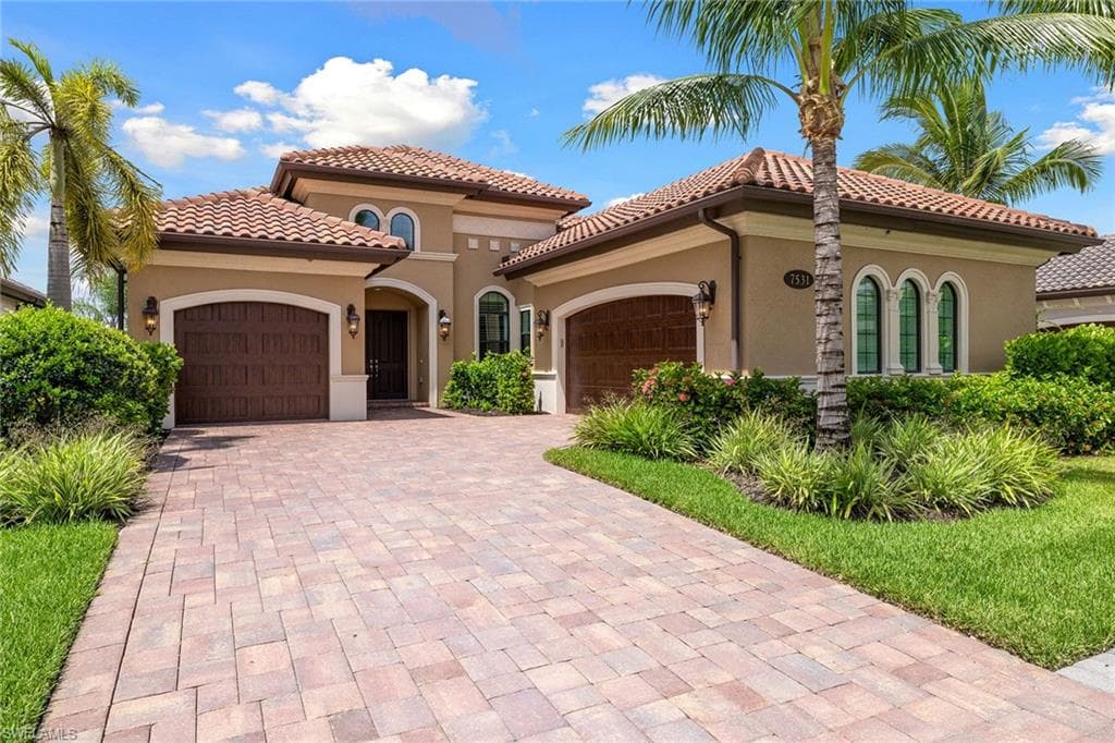 7531 Trento CIR NAPLES, FL 34113