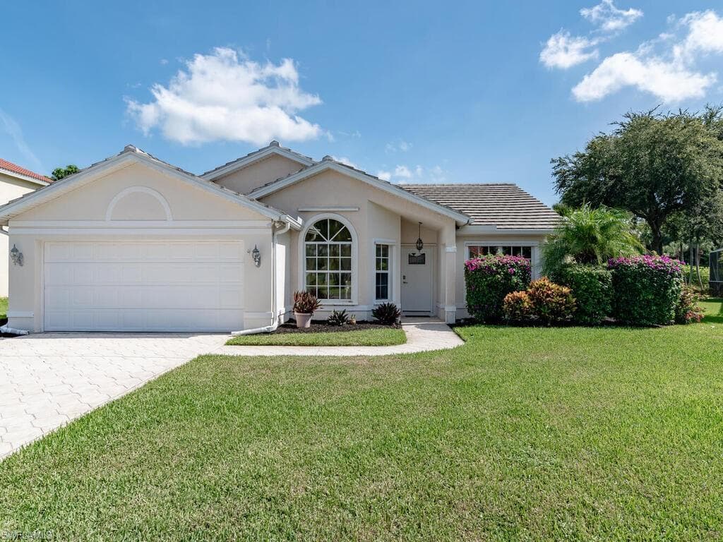 7810 Cameron CIR FORT MYERS, FL 33912