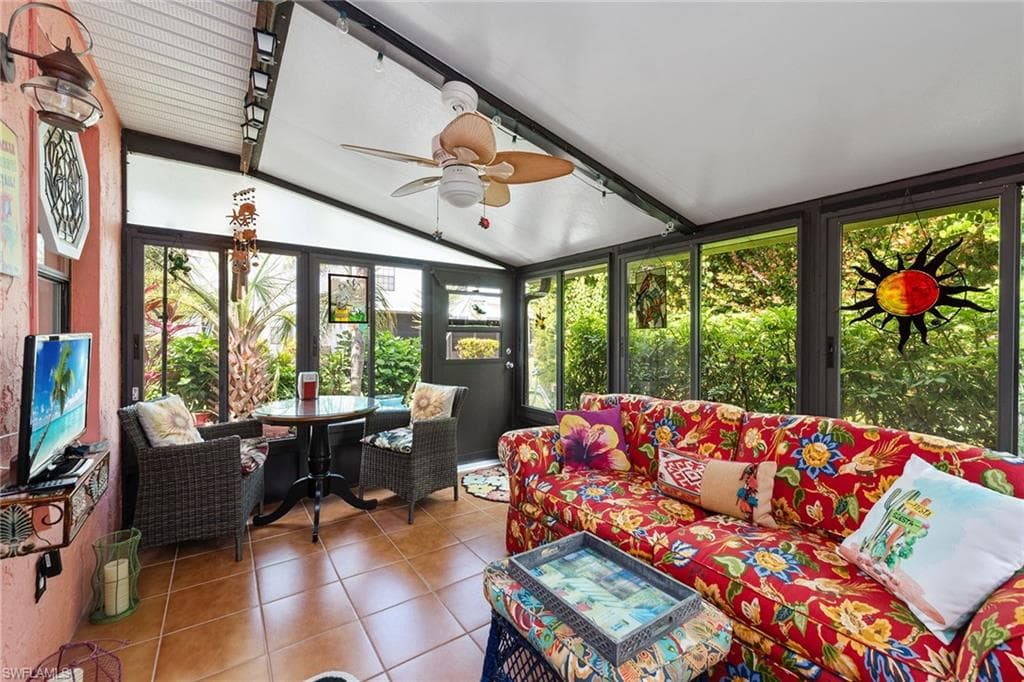 60 Marco Villas DR R-1 MARCO ISLAND, FL 34145