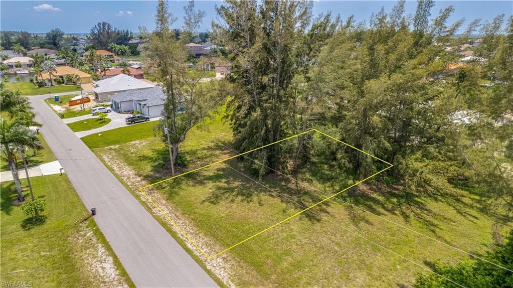 128 SW 35th AVE CAPE CORAL, FL 33991