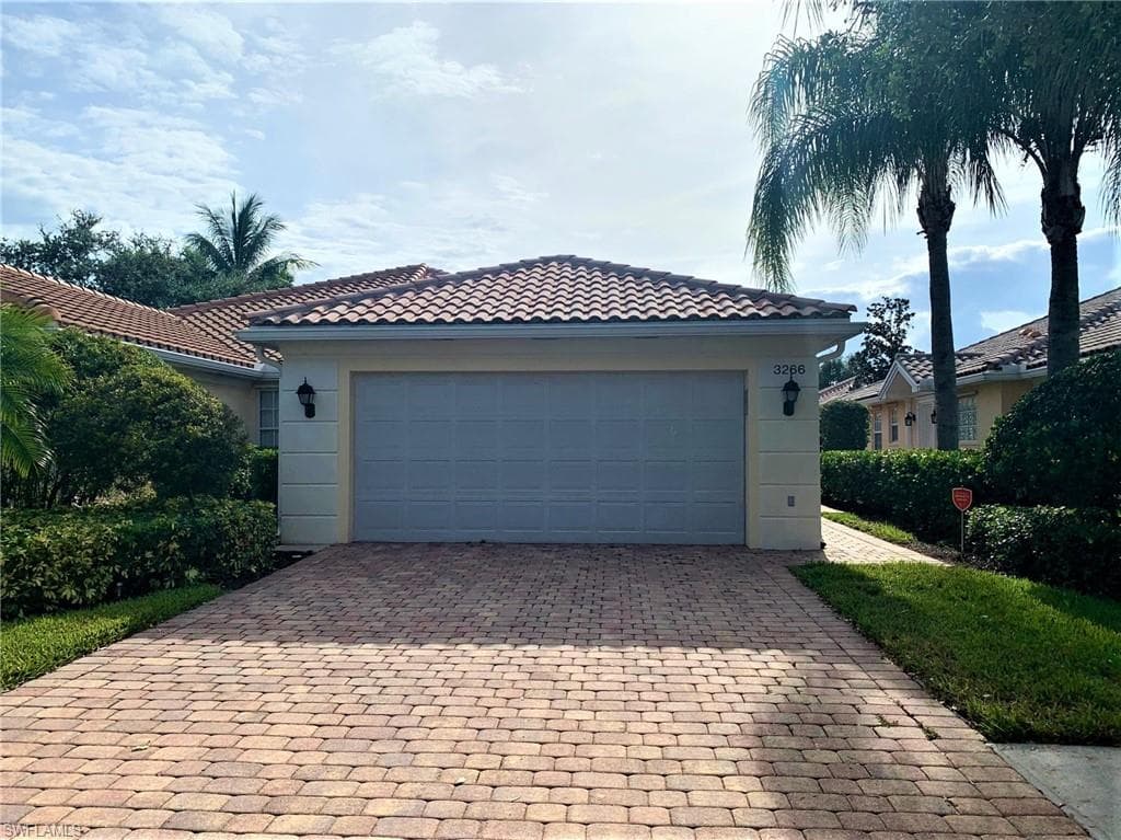 3266 Barbados LN NAPLES, FL 34119