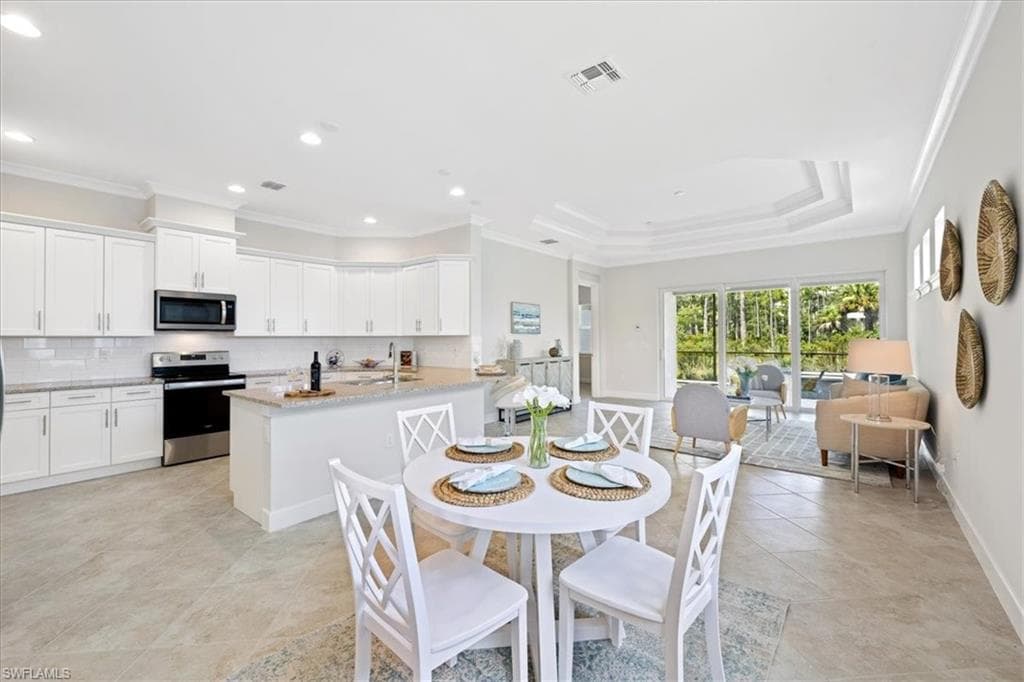 6392 Arriba AVE NAPLES, FL 34113