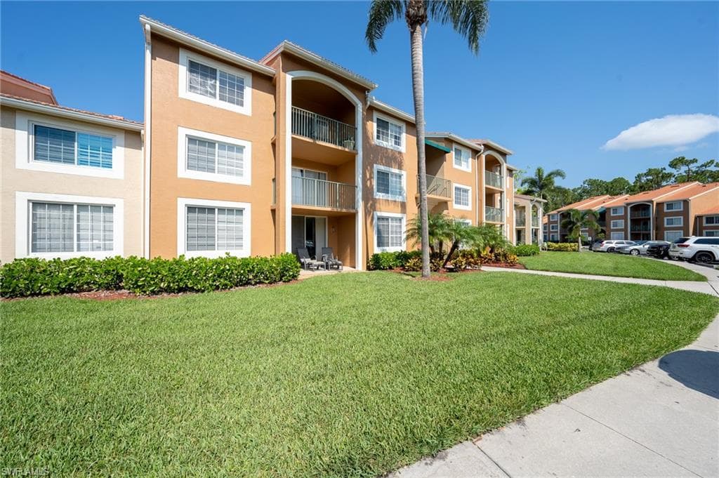 1265 Wildwood Lakes BLVD 3-204 NAPLES, FL 34104