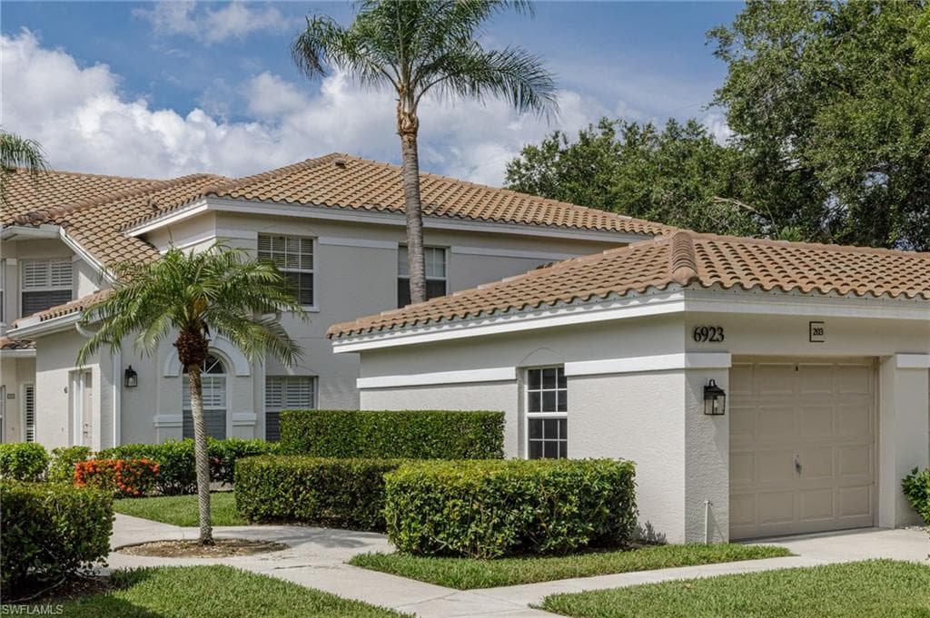 6923 Satinleaf RD N 203 NAPLES, FL 34109