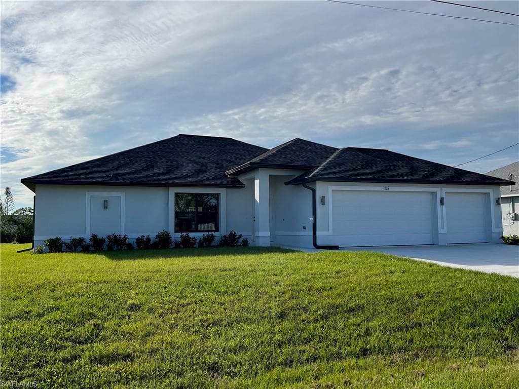902 SW 11th PL CAPE CORAL, FL 33991