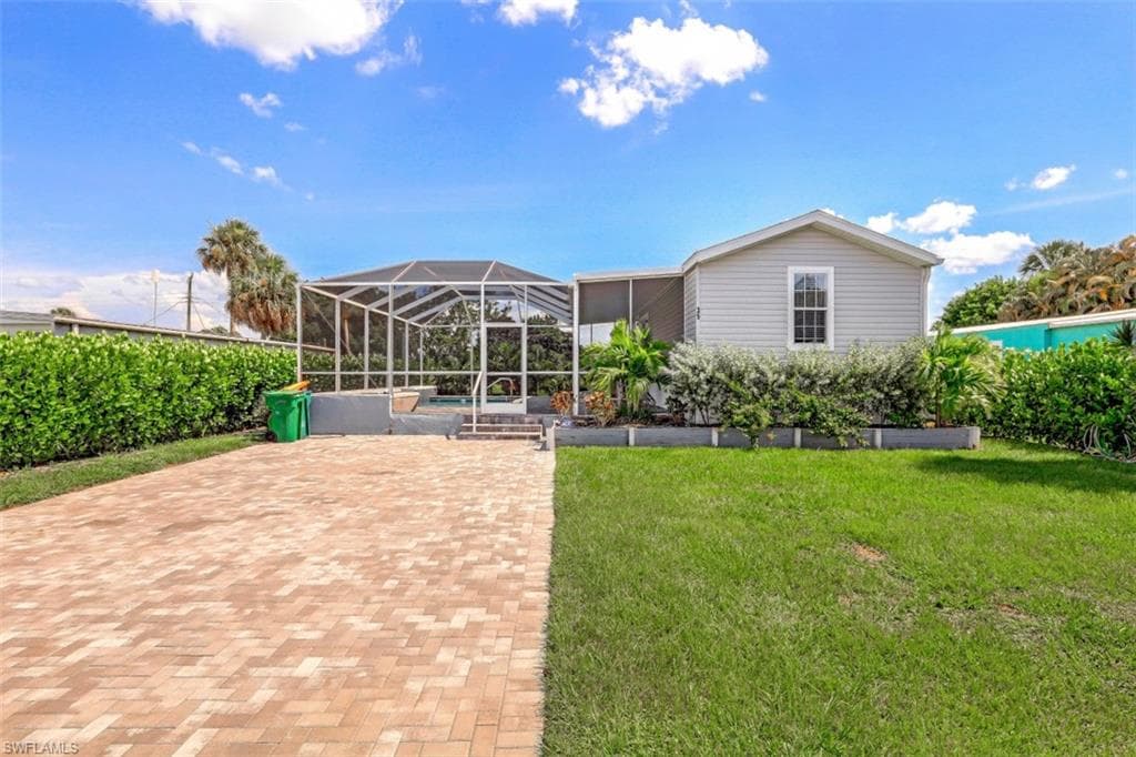35 Derhenson DR NAPLES, FL 34114