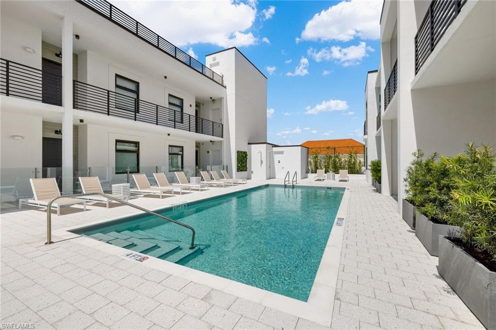 850 Central AVE 207 NAPLES, FL 34102