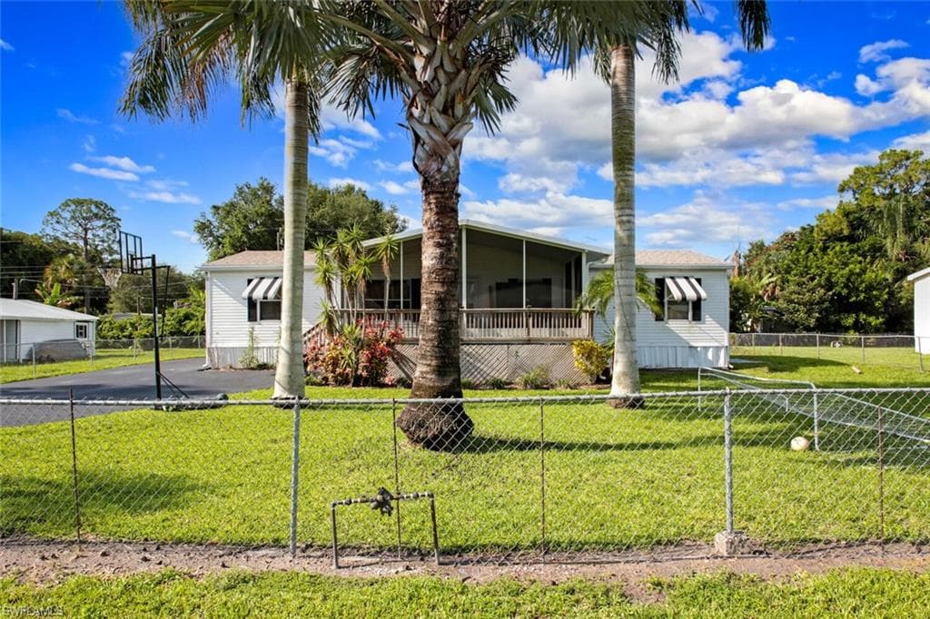 11337 Sunray DR BONITA SPRINGS, FL 34135