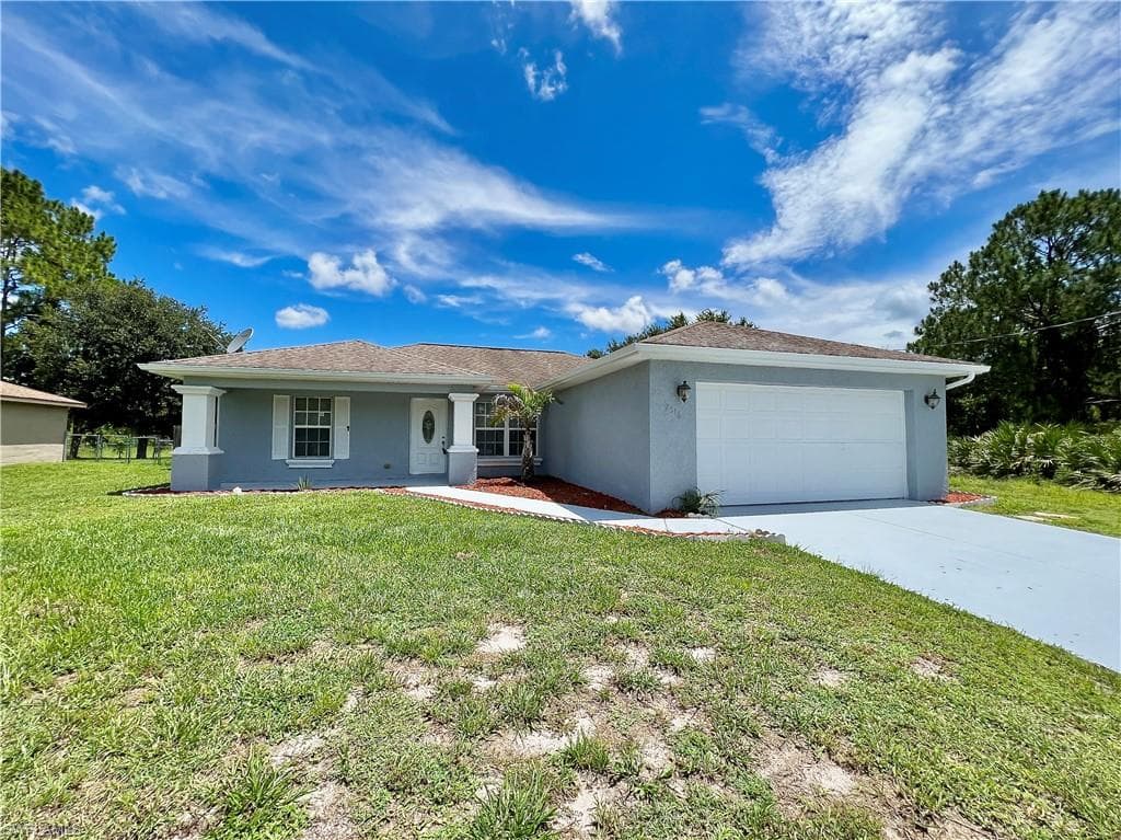2516 41st ST W LEHIGH ACRES, FL 33971