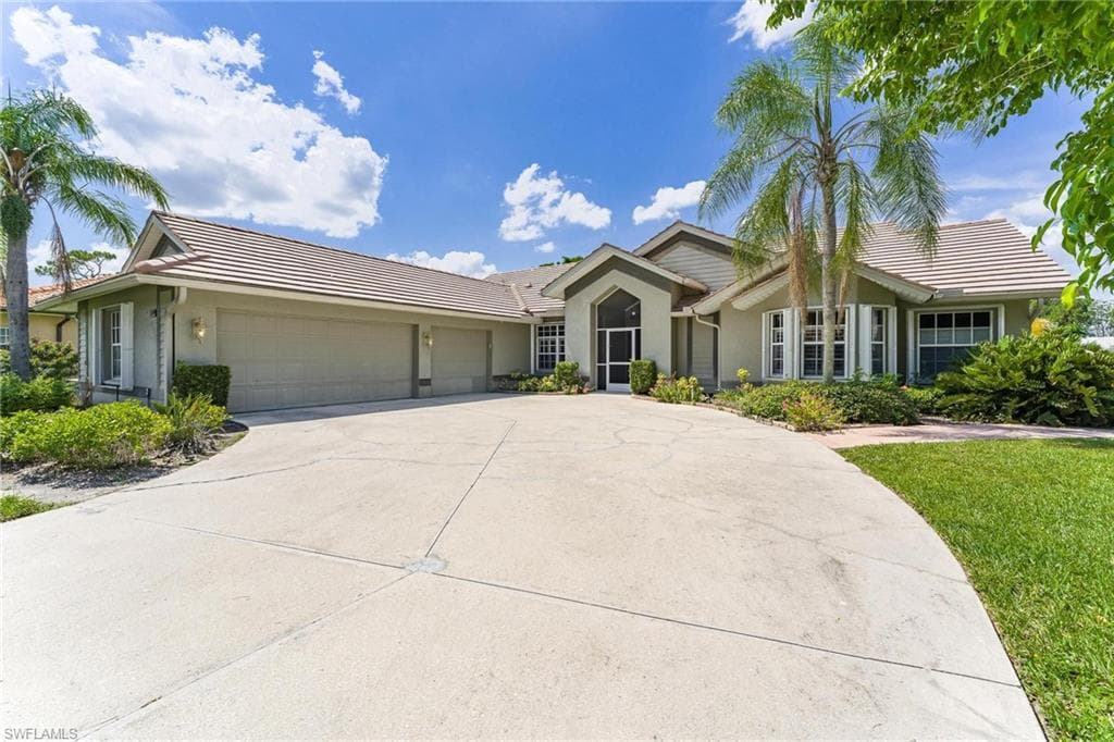 349 Wimbledon LN NAPLES, FL 34104