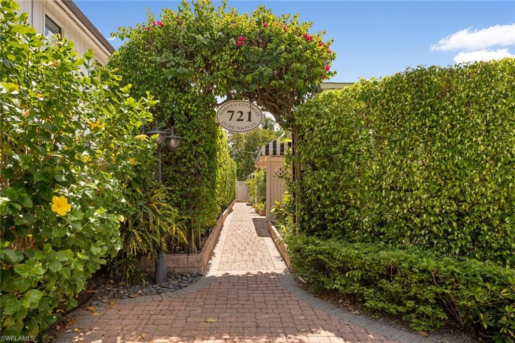 721 9th ST S 3 NAPLES, FL 34102