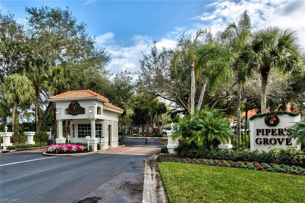 7505 Silver Trumpet LN P-202 NAPLES, FL 34109